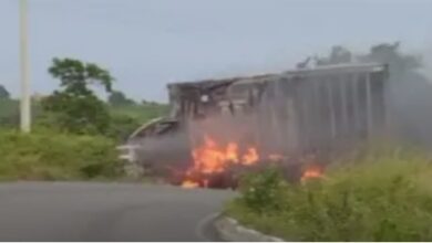 Photo of No Vale do Piancó, motorista morre e caminhão pega fogo após colisão