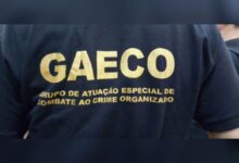 Photo of Polícia e Gaeco encontram armas em casa de prefeito durante ‘operação rastreio’ e gestor é levado à delegacia