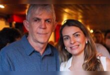 Photo of Cotada como vice de Cartaxo, esposa de Ricardo Coutinho é exonerada do Governo Lula