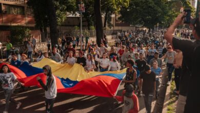 Photo of Maduro prende 120 crianças em onda de repressão na Venezuela, em número maior que Pinochet e Videla