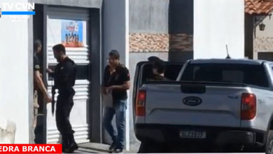 Photo of ASSISTA: Candidato a prefeito de Pedra Branca Bastinho é alvo da PF em operação de combate a compra de votos