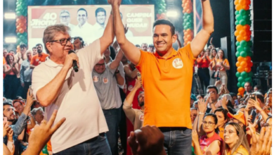 Photo of João Azevêdo parabeniza Dr. Jhony pela expressiva votação em Campina Grande e destaca força política do candidato