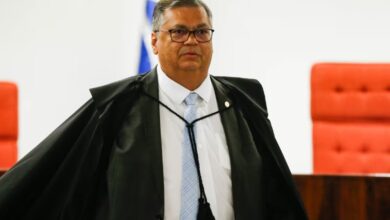 Photo of Dino suspende trecho da reforma da Previdência sobre aposentadoria de policiais homens e mulheres