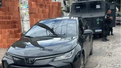 Photo of Carro de secretário de ministro é roubado no Rio