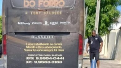 Photo of Ônibus da banda da Vilões do forró é multado por  infração de trânsito além de jogar dejetos em via pública em Itaporanga