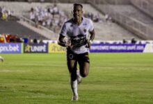 Photo of Com tranquilidade, Botafogo-PB vence Esporte de Patos e dorme na liderança isolada do Paraibano