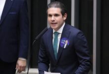 Photo of Hugo Motta é eleito presidente da Câmara dos Deputados com 444 votos